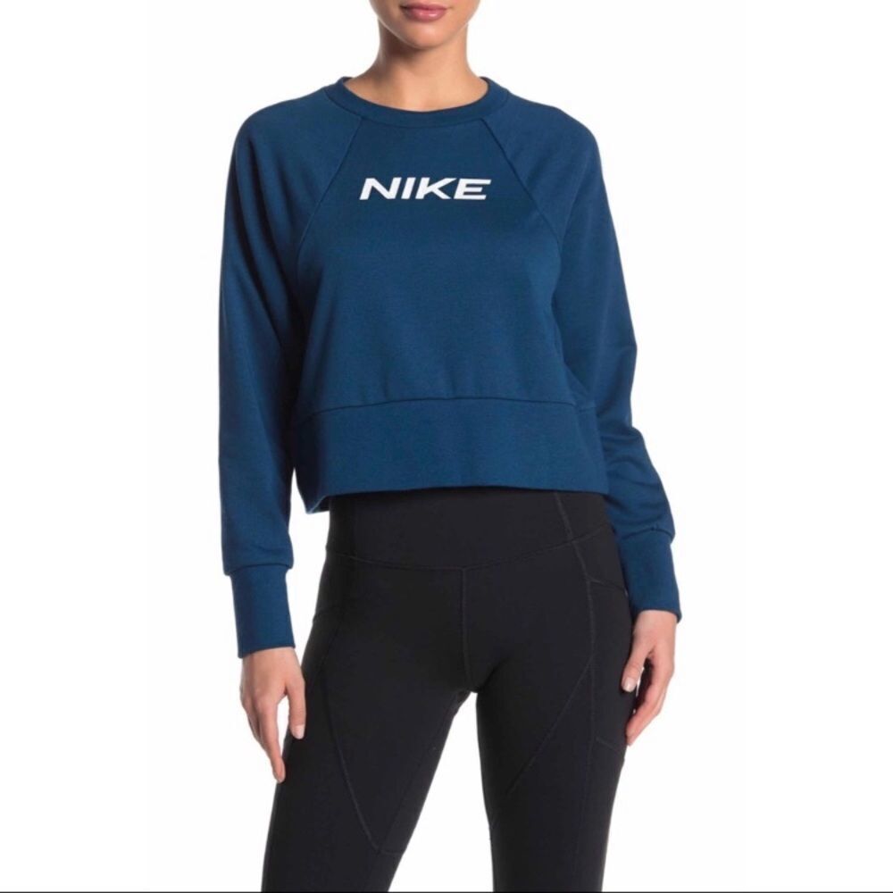 Nike Ladies Cropped Sweatshirt w/ Reglan Sleeves M